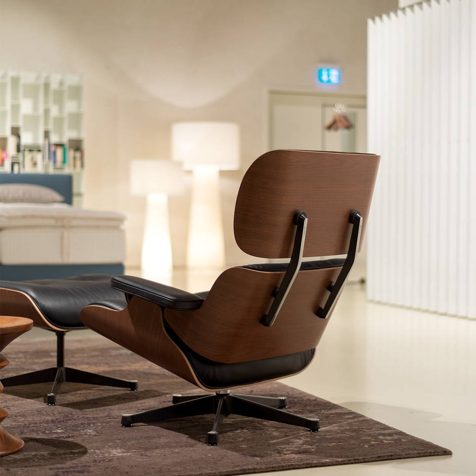 Zoom: vitra - lounge chair & ottoman